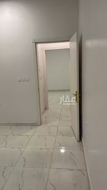 مكتب تجاري للإيجار في شارع ابي بن كعب, حي الصناعية, مدينة الرياض, منطقة الرياض صورة 2
