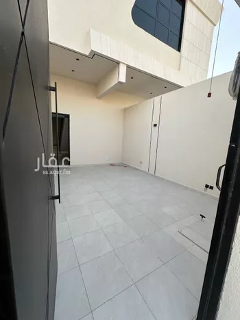 دور للبيع في شارع وراد, حي نمار, مدينة الرياض, منطقة الرياض صورة 3