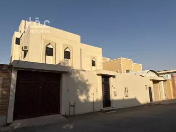 فيلا للبيع في شارع أبي الذكر, حي ظهرة البديعة, مدينة الرياض, منطقة الرياض صورة 2