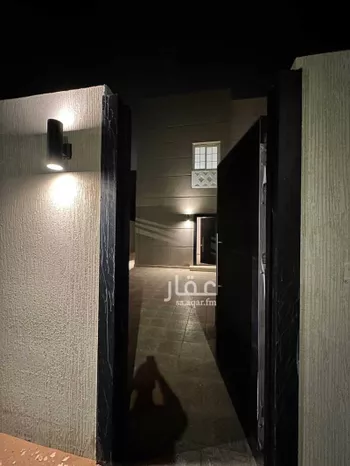 فيلا للبيع في شارع ابن أبي بكر المخزومي, حي مطار الملك خالد الدولي, مدينة الرياض, منطقة الرياض صورة 2