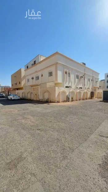 عمارة للبيع في شارع ممر مشاه 2572, حي العزيزية, مدينة المدينه المنوره, منطقة المدينة المنورة