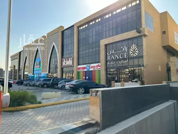 محل للإيجار في شارع الملك عبدالعزيز ابن عبدالرحمن سعود, حي الربيع, مدينة الرياض, منطقة الرياض صورة 3