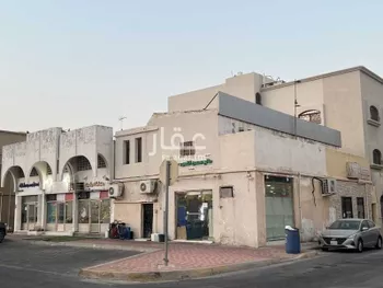 عمارة للبيع في شارع ممر ز, حي الدانة, مدينة رأس تنورة, المنطقة الشرقية صورة 2