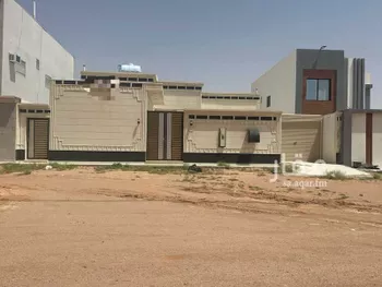 دور للبيع في شارع عثمر القديم 345, حي منيفة القاعد, مدينة منيفة القاعد, منطقة حائل