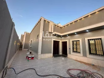 دور للبيع في شارع الشهاب الجازاني, حي ضاحية الملك فهد, مدينة حائل, منطقة حائل صورة 2