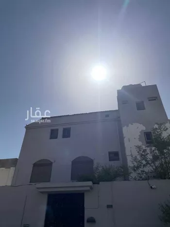 فيلا للبيع في شارع اسماء بنت عمرو ، حي مهزور ، المدينة المنورة ، منطقة المدينة المنورة