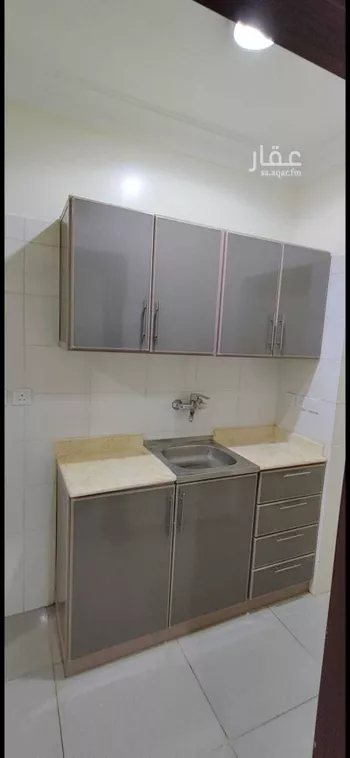 شقة للإيجار في شارع ابي الكرم, حي الضباط, مدينة الرياض, منطقة الرياض صورة 2