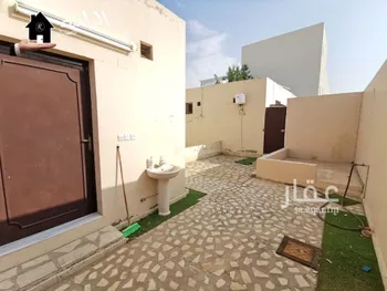 استراحة للبيع في شارع عكاشه بن محصن الاسدي, حي المروج, مدينة عنيزه, منطقة القصيم صورة 5