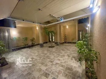 فيلا للإيجار في شارع ابي العلاء المعري, حي الزهراء, مدينة الرياض, منطقة الرياض