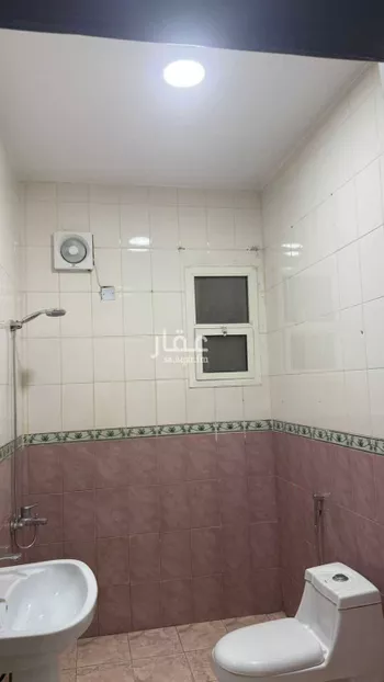 عمارة للإيجار في شارع وادي جيزان, حي العزيزية, مدينة الرياض, منطقة الرياض صورة 3
