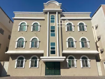 عمارة للإيجار في شارع المشورة, حي العقربية, مدينة الخبر, المنطقة الشرقية صورة 2