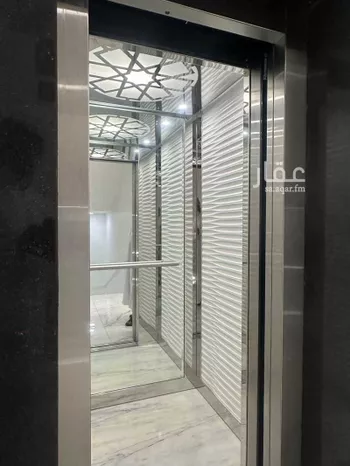 فيلا للبيع في شارع ناجية بن الحارث, حي المنتزة, مدينة الدمام, المنطقة الشرقية صورة 3