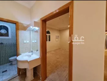 فيلا للبيع في شارع حكيم بن طفيل, حي الروضة, مدينة الرياض, منطقة الرياض صورة 4