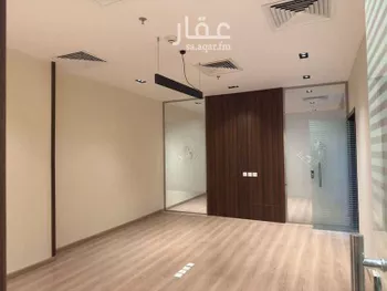 مكتب تجاري للإيجار في شارع الملك فهد الفرعي, حي المحمدية, مدينة الرياض, منطقة الرياض