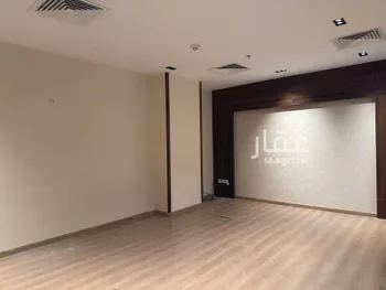 مكتب تجاري للإيجار في شارع الملك فهد الفرعي, حي المحمدية, مدينة الرياض, منطقة الرياض صورة 2