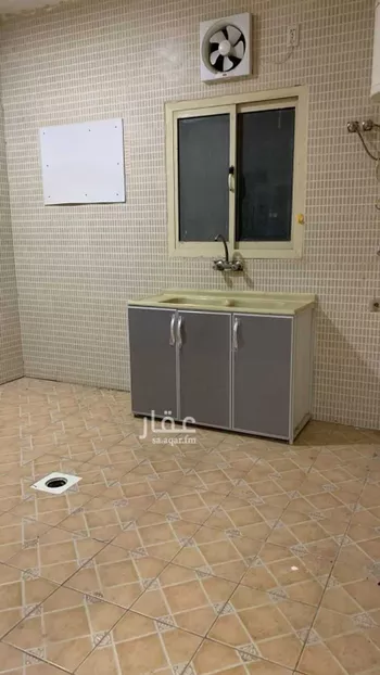 عمارة للإيجار في شارع 15ا, حي العزيزية, مدينة الدمام, المنطقة الشرقية صورة 2