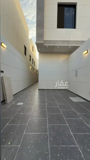 فيلا للبيع في شارع حسين الأبريقي, حي عكاظ, مدينة الرياض, منطقة الرياض صورة 2