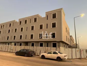 عمارة للإيجار في شارع رضي الدين الفاسي, حي العزيزية, مدينة الرياض, منطقة الرياض