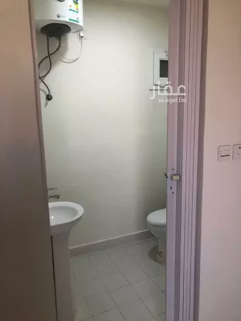فيلا للإيجار في شارع عبدالله بن محمد التلمساني, حي مطار الملك خالد الدولي, مدينة الرياض, منطقة الرياض صورة 3