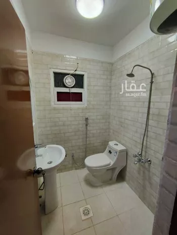 فيلا للإيجار في شارع جندب بن كعب, حي الضباط, مدينة الرياض, منطقة الرياض