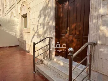 فيلا للبيع في شارع أبي الحسن الوجيه, حي أبحر الشمالية, مدينة جدة, منطقة مكة المكرمة صورة 2