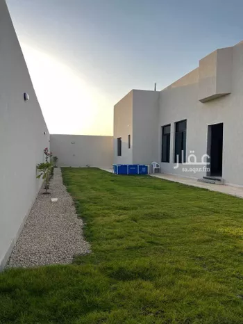 دور للبيع في شارع مخطط الصفرات الجديد 71 ، الحسي ، ثادق