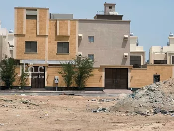 فيلا للبيع في شارع أبي الحسين النعماني, حي الزمرد, مدينة جدة, منطقة مكة المكرمة