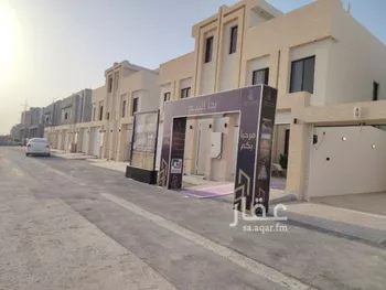 دور للبيع في شارع عبدالخالق الصابوني, حي عكاظ, مدينة الرياض, منطقة الرياض صورة 3
