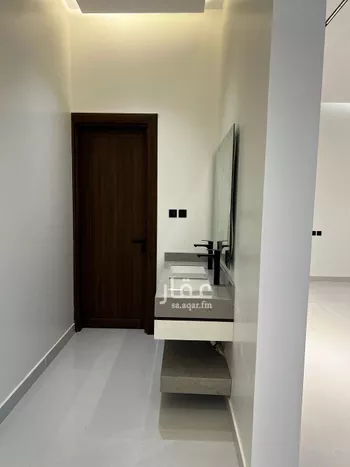فيلا للبيع في شارع ابي نصر الحسين, حي المهدية, مدينة الرياض, منطقة الرياض صورة 4