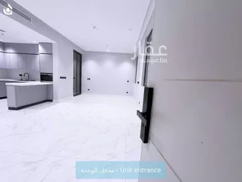 شقة للإيجار في شارع محمد بن عبدالعزيز الدغيثر, حي الملقا, مدينة الرياض, منطقة الرياض صورة 2