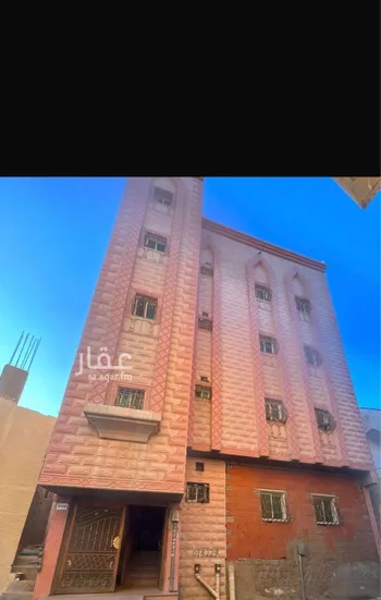 عمارة للبيع في شارع خليفة ابن كعب التميمي, حي بنى عبد الأشهل, مدينة المدينه المنوره, منطقة المدينة المنورة