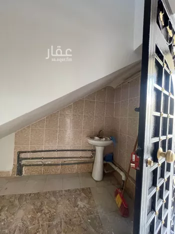 عمارة للإيجار في شارع عش ابن لبيد, حي الهلال, مدينة بريده, منطقة القصيم صورة 4