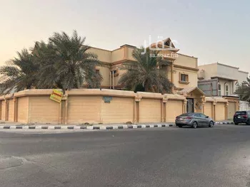 فيلا للبيع في شارع فخر الدين المحاسب ، حي الشاطئ الغربي ، الدمام ، الدمام صورة 3