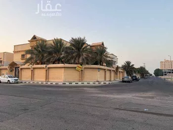 فيلا للبيع في شارع فخر الدين المحاسب ، حي الشاطئ الغربي ، الدمام ، الدمام