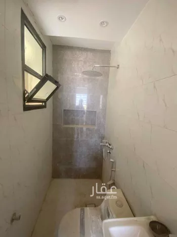 دور للبيع في شارع الزبيريه, حي عكاظ, مدينة الرياض, منطقة الرياض صورة 4