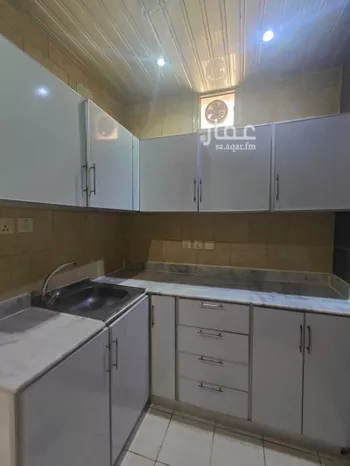 شقة للإيجار في شارع الفرزدق, حي الضباط, مدينة الرياض, منطقة الرياض صورة 3