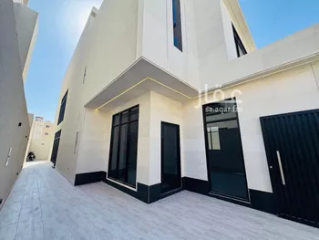 فيلا للبيع في شارع الجوادي, حي العارض, مدينة الرياض, منطقة الرياض صورة 4
