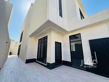 فيلا للبيع في شارع عبدالله أبي الخير, حي العارض, مدينة الرياض, منطقة الرياض صورة 3