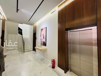 عمارة للبيع في شارع عبدالله بن العاص, حي العارض, مدينة الرياض, منطقة الرياض