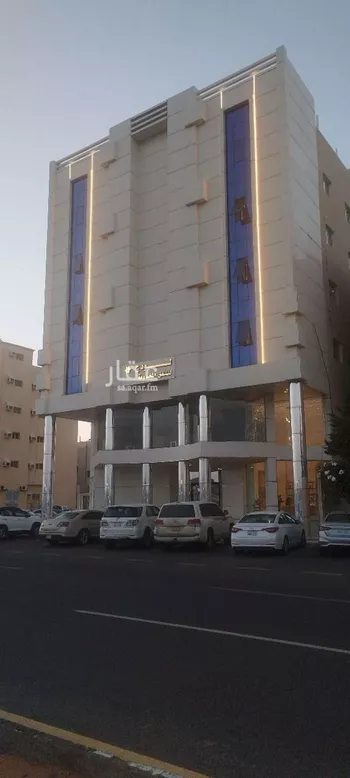 عمارة للبيع في شارع خليفة ابن بشر, حي الزهراء, مدينة حائل, منطقة حائل صورة 3