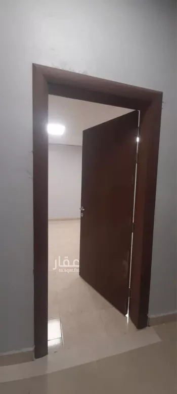 مكتب تجاري للإيجار في شارع طريق الملك عبدالعزيز, حي الصفراء, مدينة بريده, منطقة القصيم صورة 2
