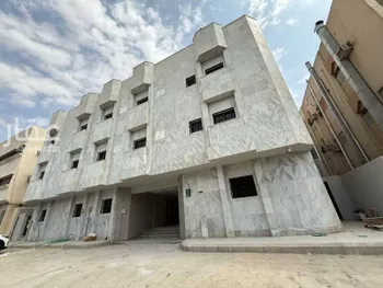 عمارة للإيجار في شارع ابن كثير, حي الملك عبدالعزيز, مدينة الرياض, منطقة الرياض