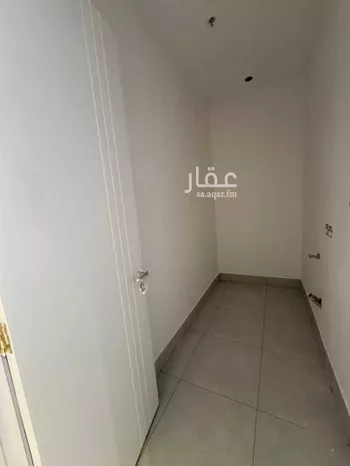 عمارة للبيع في شارع وادي المياة, حي بدر, مدينة الرياض, منطقة الرياض صورة 5