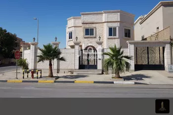 فيلا للبيع في شارع شارع عبدالله بن عامر الشامي, حي الدوحة الجنوبية, مدينة الدمام, المنطقة الشرقية صورة 2
