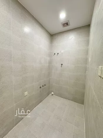 مكتب تجاري للإيجار في شارع طريق الملك عبدالله, حي الصفراء, مدينة بريده, منطقة القصيم صورة 4