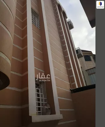 عمارة للبيع في شارع حسن ابن علي الطبري, حي الصقور, مدينة خميس مشيط, منطقة عسير صورة 3