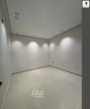 دور للبيع في شارع أحمد بن محمد العيالي, حي عكاظ, مدينة الرياض, منطقة الرياض صورة 2