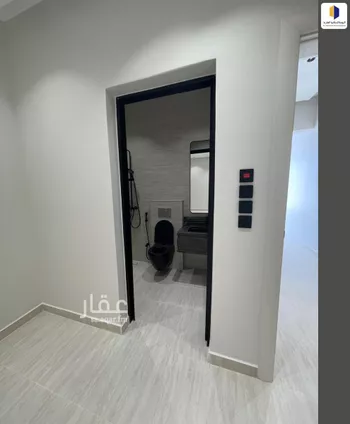 شقة للبيع في شارع اسحاق الشيباني, حي السويس 1, مدينة جازان, منطقة جازان صورة 2