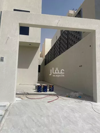 فيلا للبيع في شارع محمد بن اسماعيل الصنعاني, حي واسط, بريدة صورة 2