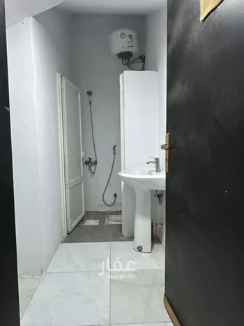 شقة للإيجار في شارع عبدالرحمن بن مرشد, حي المهدية, مدينة الرياض, منطقة الرياض صورة 3